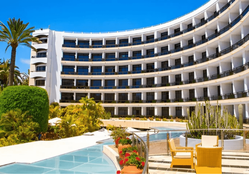 Hotels & Resorts